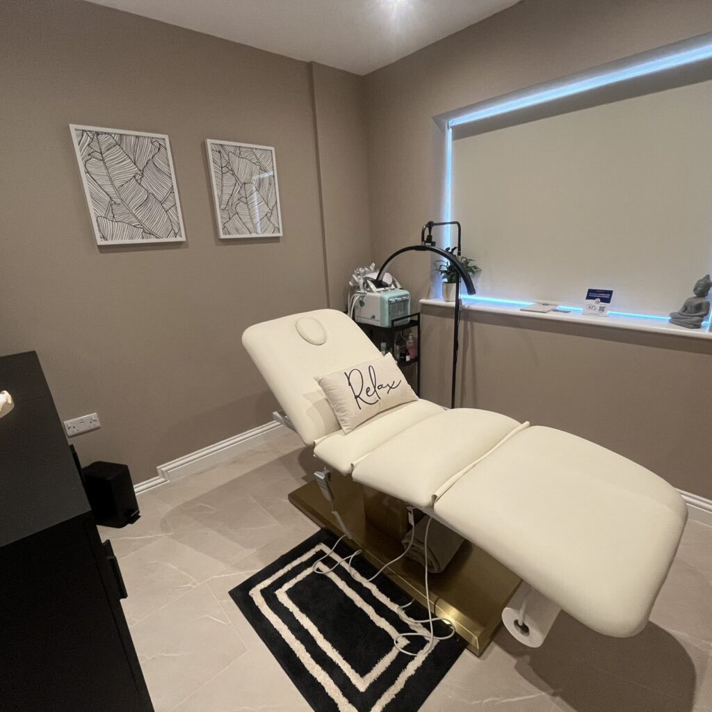 Treatment bed in studio